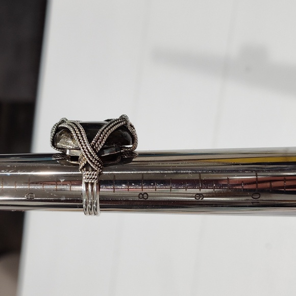 Labradorite & Sterling Silver Ring in size 7 - Picture 4 of 8